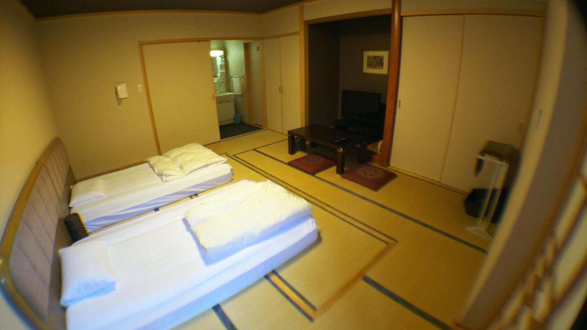 Yurakuan Miyazaki Hotel Bagian luar foto