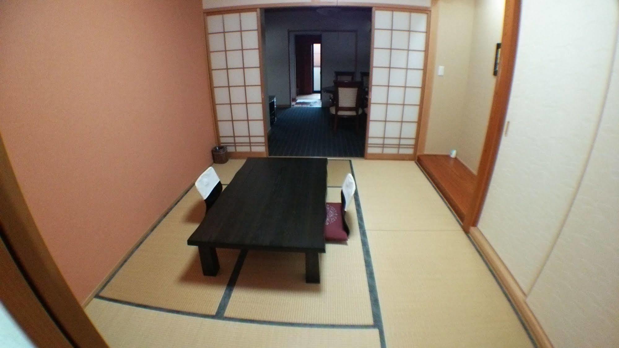 Yurakuan Miyazaki Hotel Bagian luar foto